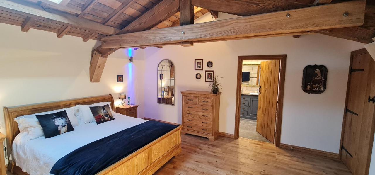 Dom Peyreton Prestige Cottages Set In A Charming Wine Property Villegouge Exterior photo
