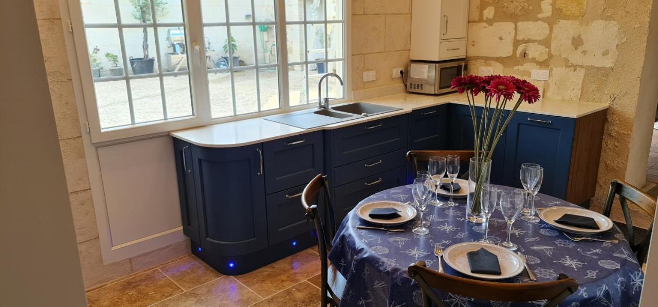 Dom Peyreton Prestige Cottages Set In A Charming Wine Property Villegouge Exterior photo