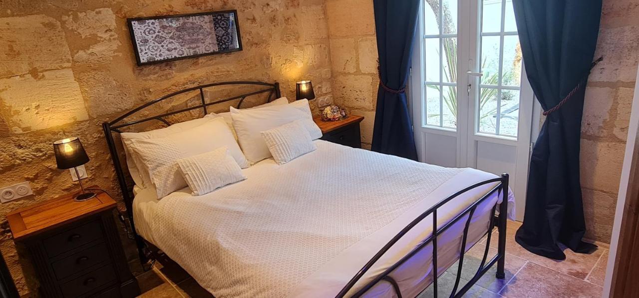 Dom Peyreton Prestige Cottages Set In A Charming Wine Property Villegouge Exterior photo